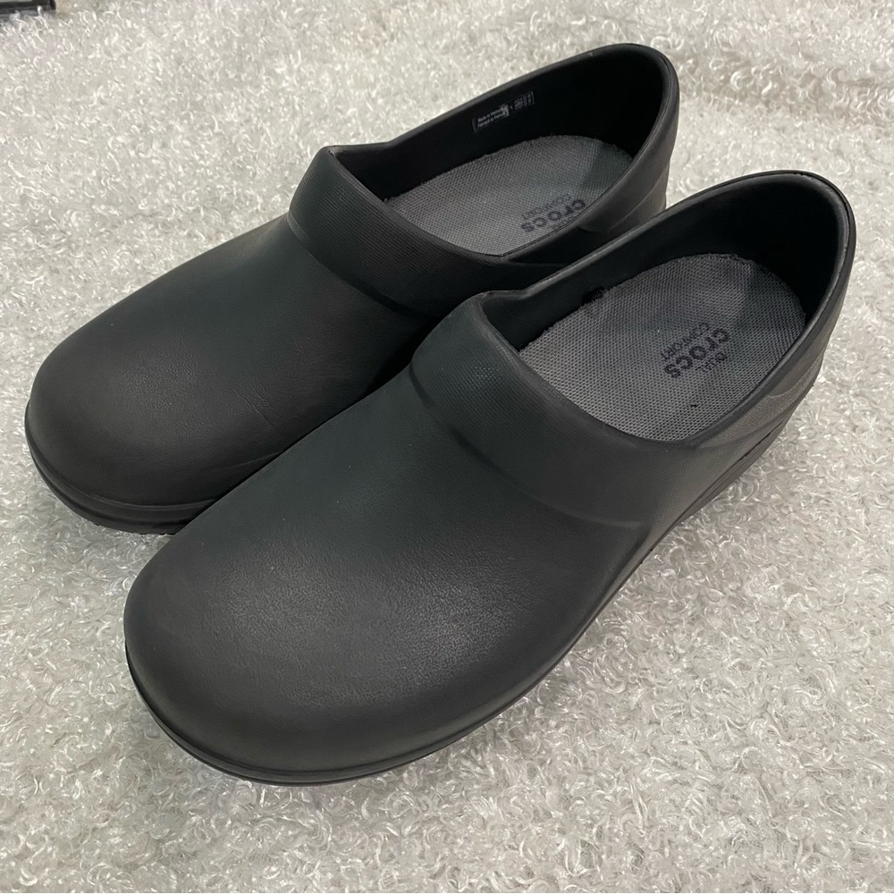 CROCS Ladies Size 8 Matte Black Neria Pro Clogs - Picture 2 of 11